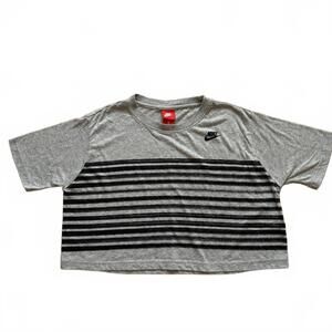 Nike Striped Cropped Tee T-Shirt Heather Gray Women's Size Medium EUC